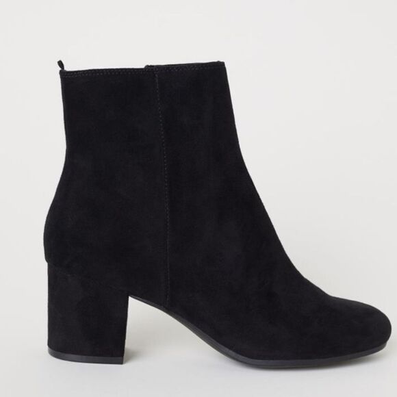TIME&TRU ROUND TOE SIDE ZIPPER CLOSURE ANKLE BOOTIES - Picture 1 of 15